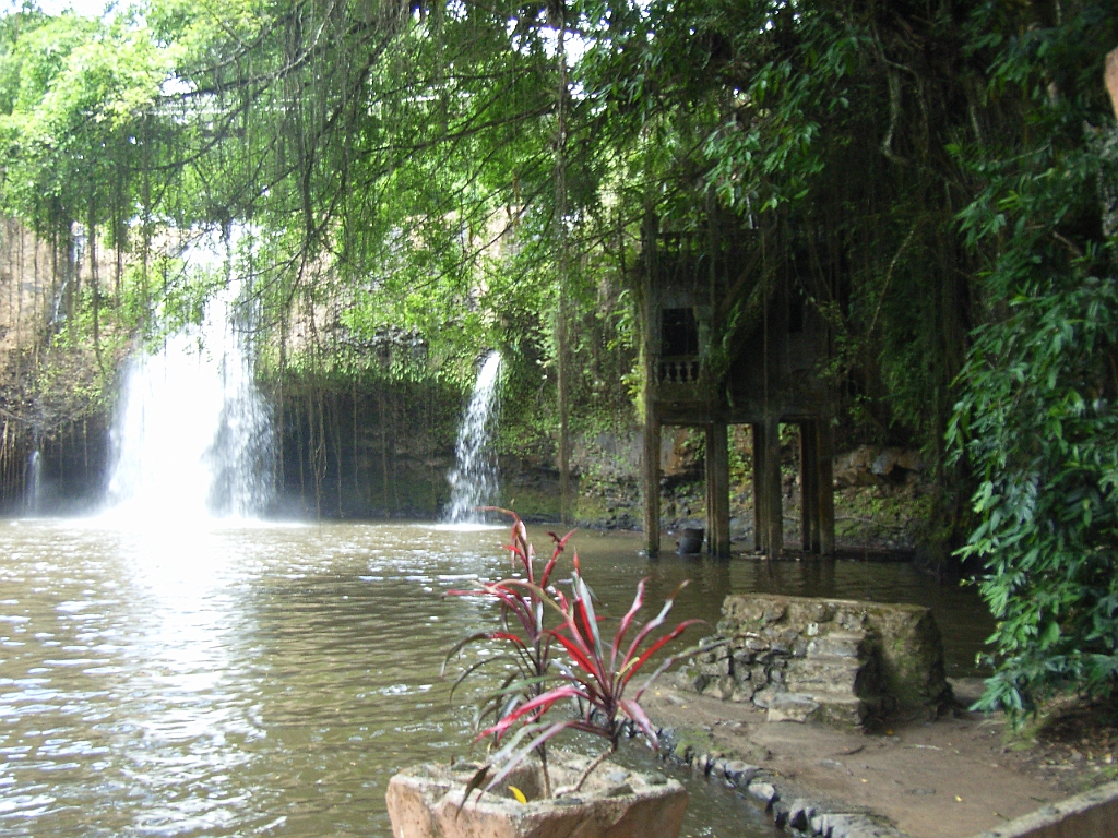 Cairns386.jpg - Unicode