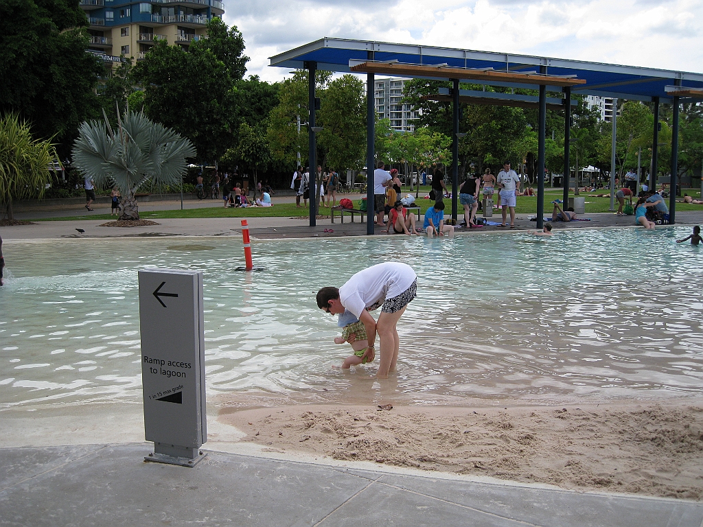 Cairns14.JPG