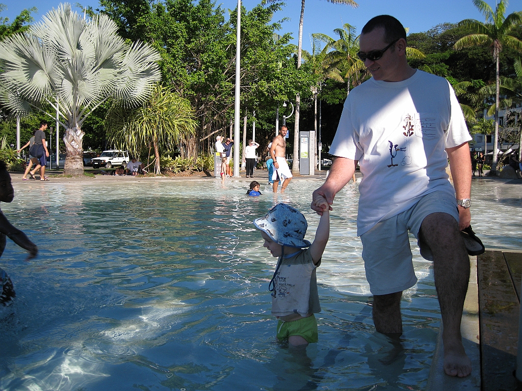 Cairns104.JPG