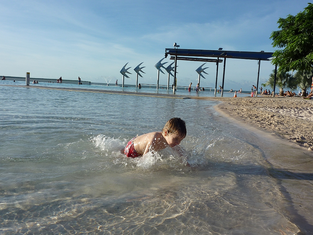 Cairns16.JPG