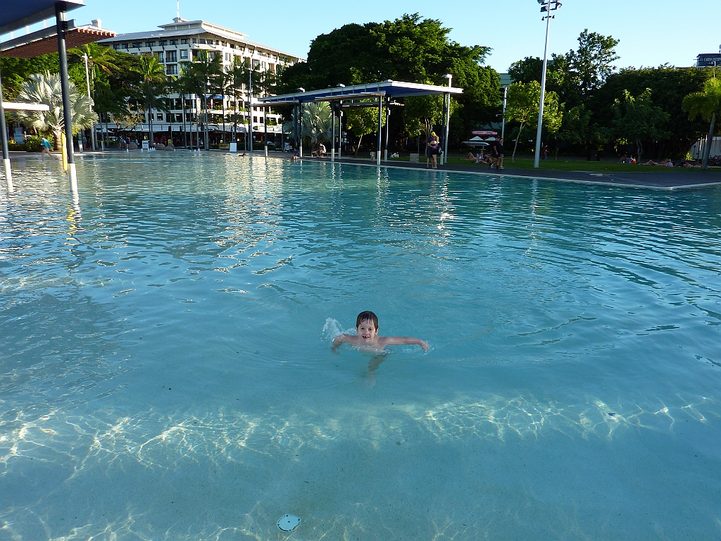 Cairns21.JPG