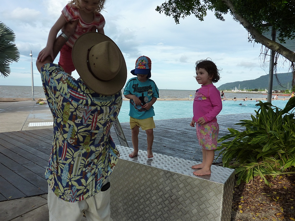 Cairns107.JPG