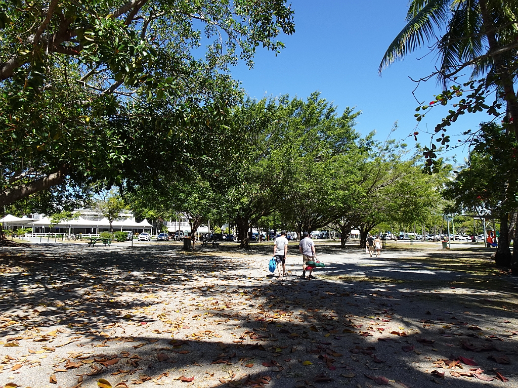 Cairns149.JPG