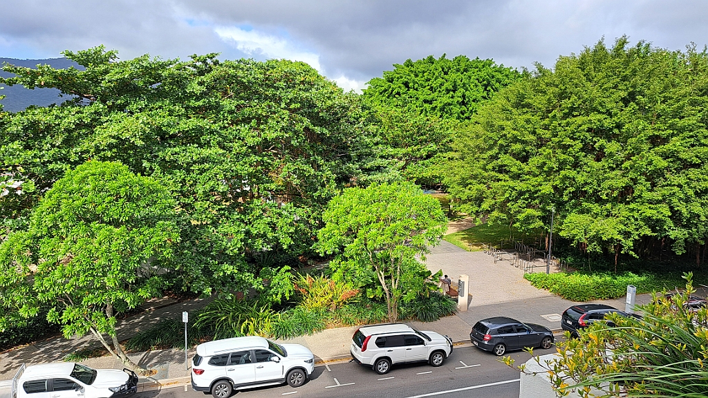 Cairns40.jpg