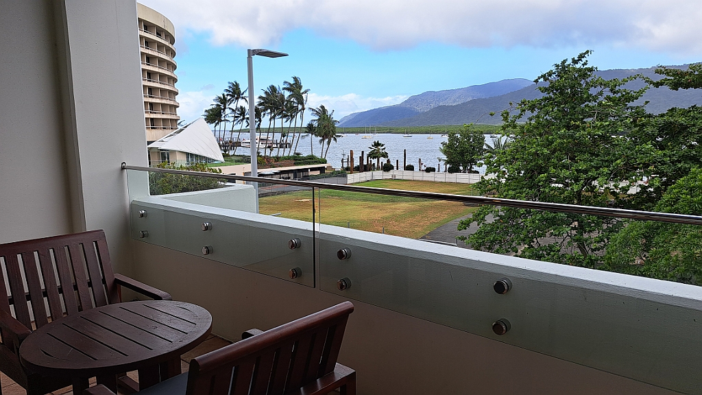 Cairns42.jpg