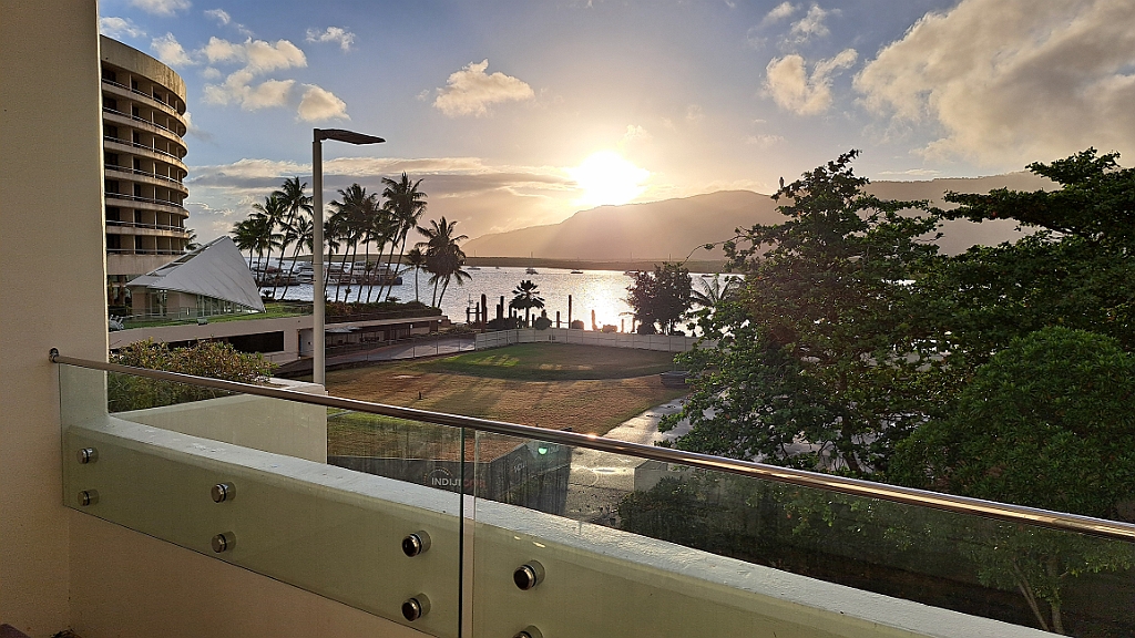 Cairns57.jpg