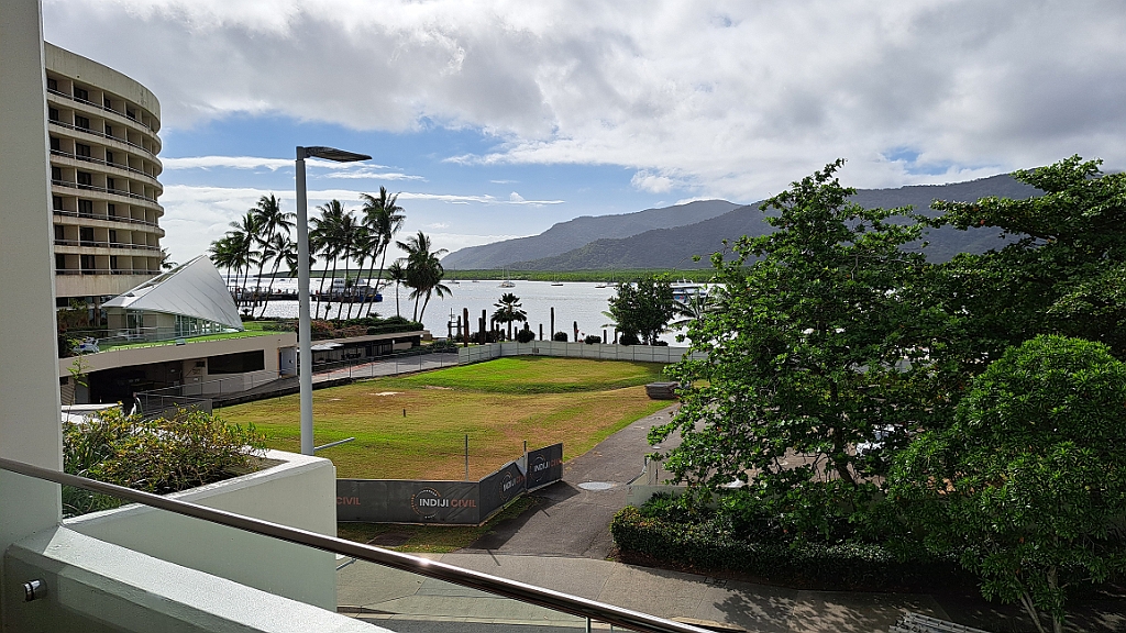 Cairns66.jpg